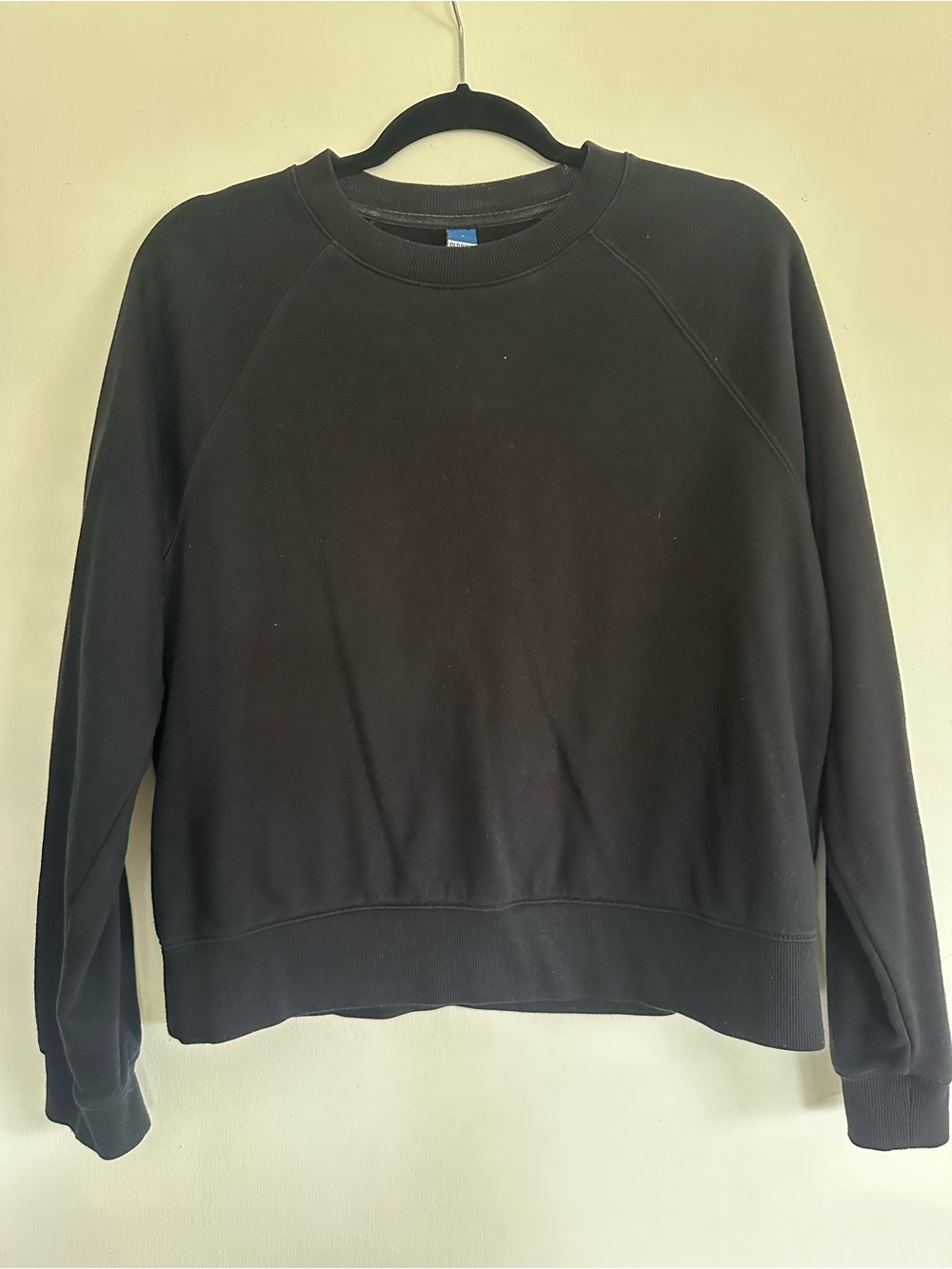 Old Navy Women’s Black Crewneck Pullover